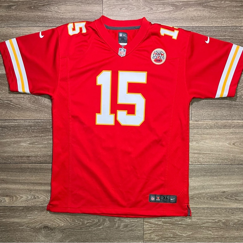 Patrick Mahomes #15 Kansas City Chiefs Red YOUTH Size XL (18/20) NFL Nike Jersey